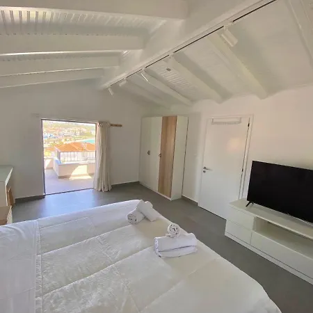 Dom wakacyjny Portoheli Downtown, Pool & Port View *