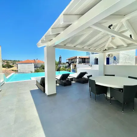 Portoheli Downtown, Pool & Port View Dom wakacyjny *