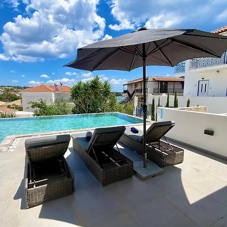 Portoheli Downtown, Pool & Port View Σπίτι διακοπών *