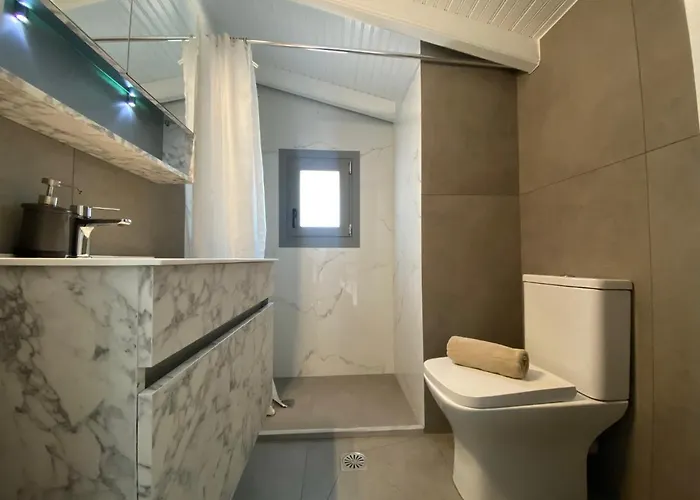 Portoheli Downtown, Pool & Port View Σπίτι διακοπών