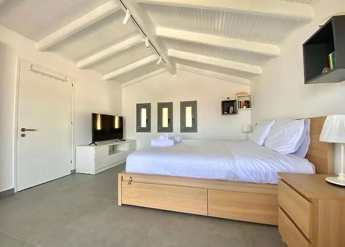 Portoheli Downtown, Pool & Port View Σπίτι διακοπών *