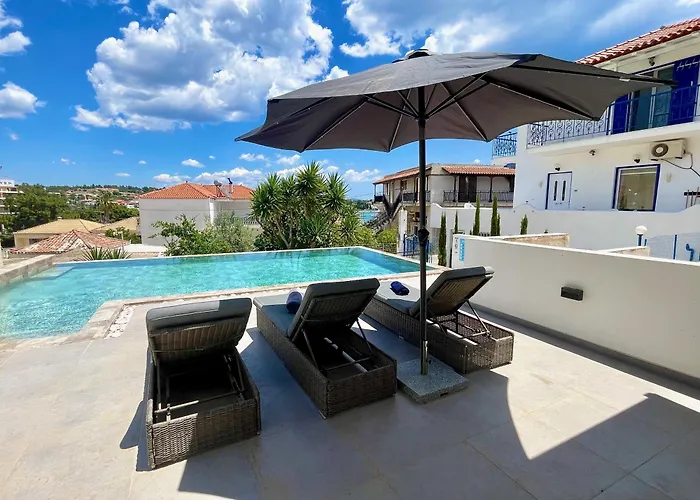 Portoheli Downtown, Pool & Port View Σπίτι διακοπών *