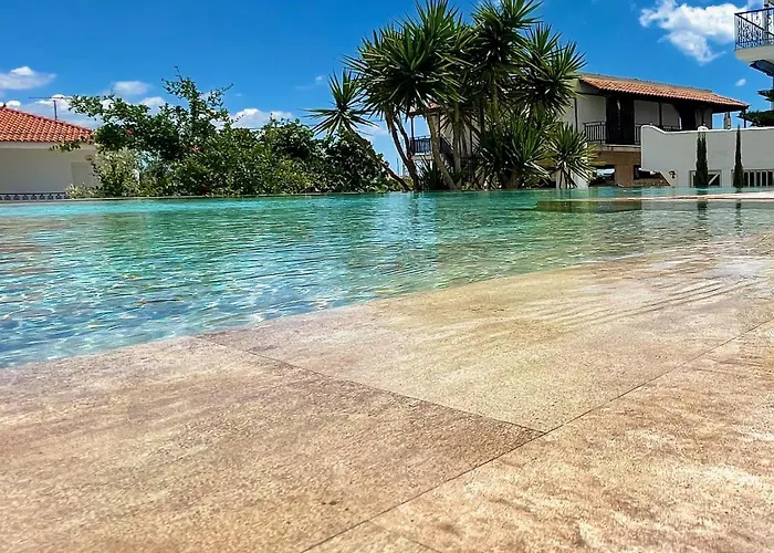 Σπίτι διακοπών Portoheli Downtown, Pool & Port View *